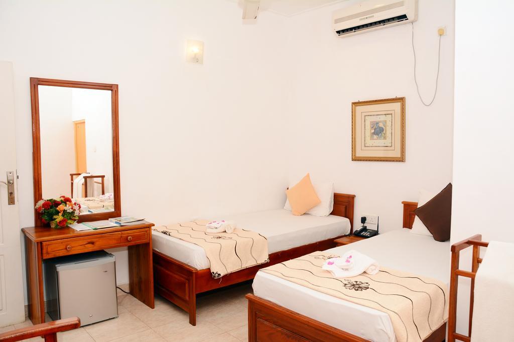 Jkab Park Hotel Trincomalee Ngoại thất bức ảnh