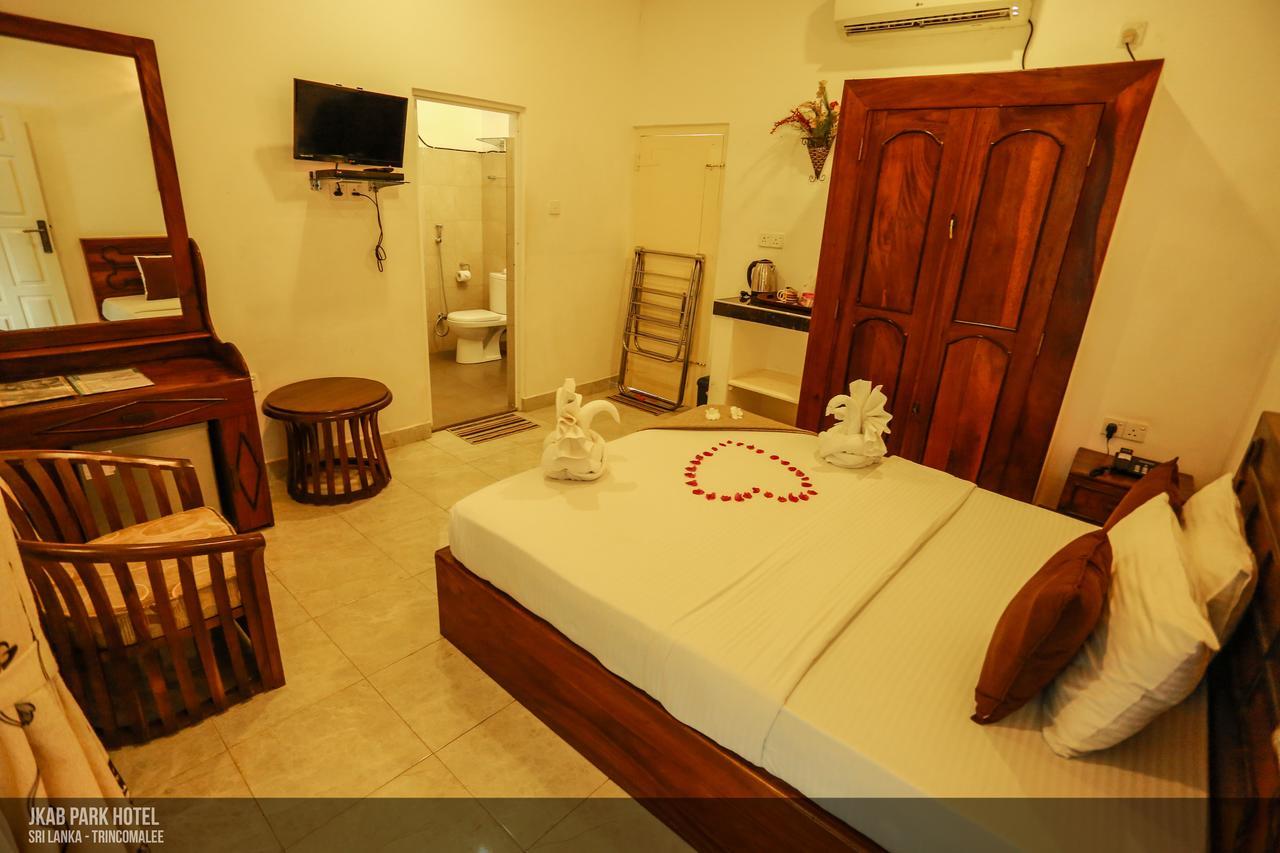 Jkab Park Hotel Trincomalee Ngoại thất bức ảnh