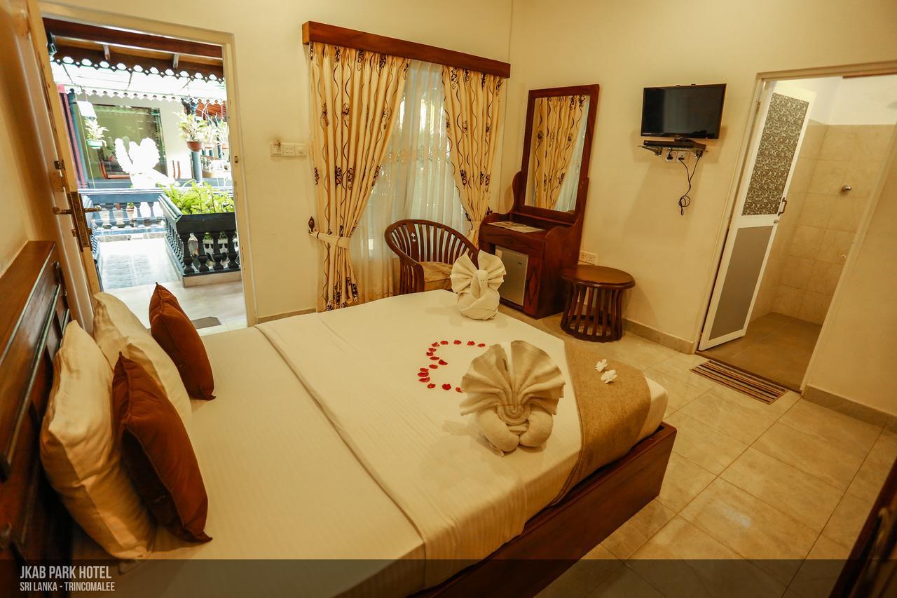 Jkab Park Hotel Trincomalee Ngoại thất bức ảnh