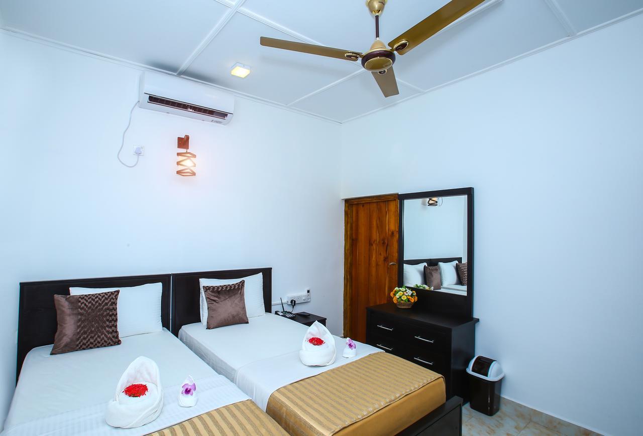 Jkab Park Hotel Trincomalee Ngoại thất bức ảnh